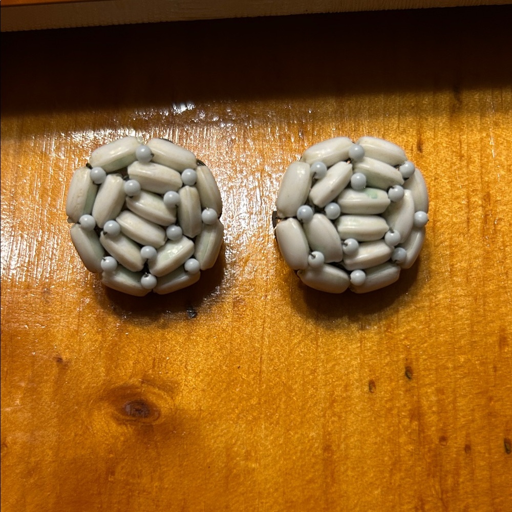 Vintage White Light Blue Beaded Clip-On Earrings Japan 1960s - Picture 3 of 5